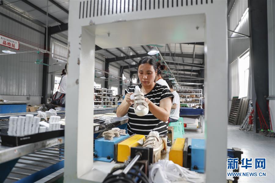 （落實&ldquo;六穩&rdquo;&ldquo;六保&rdquo;一線見聞&middot;圖文互動）（2）&ldquo;不讓一名貧困勞動力失業！&rdquo;&mdash;&mdash;三峽庫區穩就業見聞