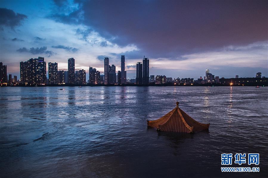 （在習(xí)近平新時(shí)代中國特色社會(huì)主義思想指引下&mdash;&mdash;新時(shí)代新作為新篇章&middot;習(xí)近平總書記關(guān)切事&middot;圖文互動(dòng)）（1）戰(zhàn)疫魔,斗洪魔&mdash;&mdash;湖北全力應(yīng)對防疫、防汛疊加&ldquo;雙考&rdquo;