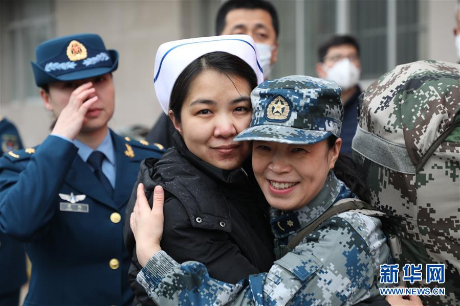 (圖文互動)(1)“白衣戰士”在沖鋒——記“最美新時代革命軍人”仲月霞