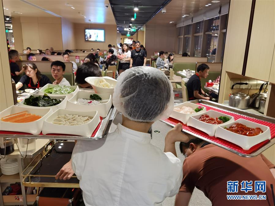 (在習(xí)近平新時代中國特色社會主義思想指引下——新時代新作為新篇章·習(xí)近平總書記關(guān)切事·圖文互動)(2)珍惜盤中餐,狠剎浪費(fèi)風(fēng)——各地積極行動堅決制止餐飲浪費(fèi)