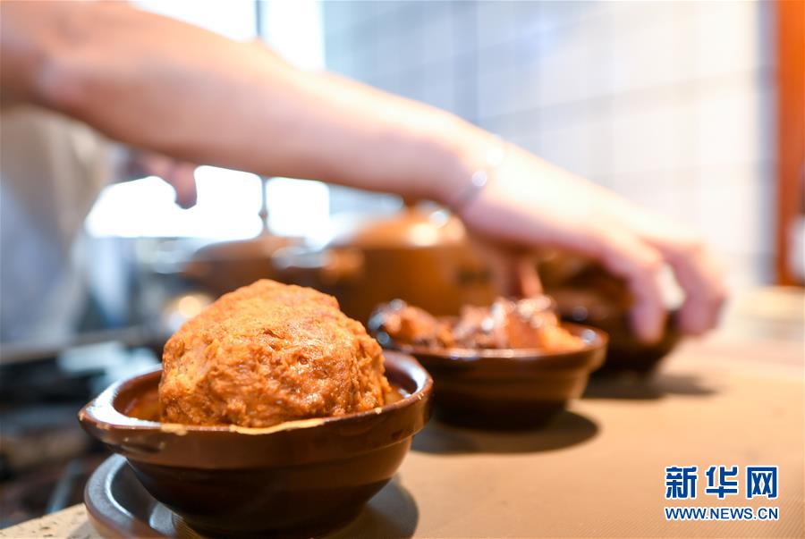 (在習(xí)近平新時代中國特色社會主義思想指引下——新時代新作為新篇章·習(xí)近平總書記關(guān)切事·圖文互動)(7)珍惜盤中餐,狠剎浪費(fèi)風(fēng)——各地積極行動堅決制止餐飲浪費(fèi)