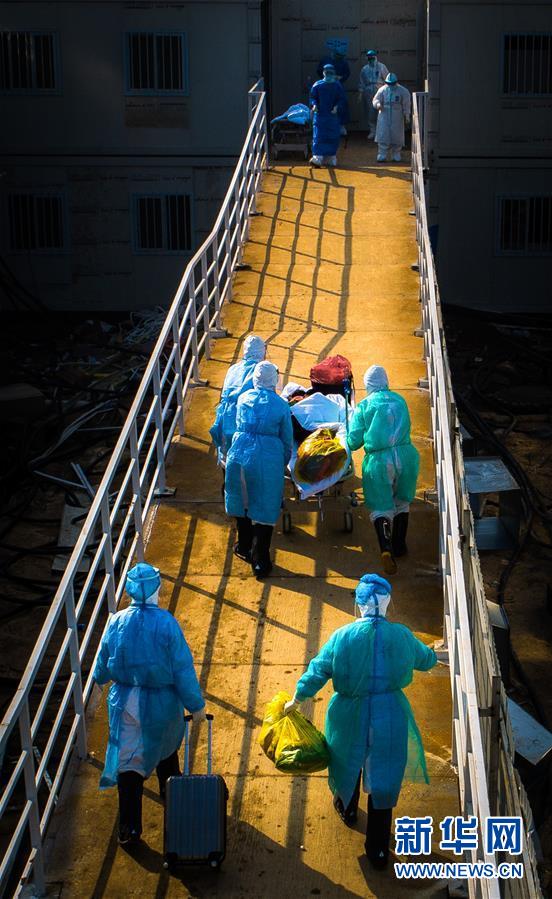 (新華全媒頭條·圖文互動)(10)以仁心仁術(shù)造福人民——寫在第三個中國醫(yī)師節(jié)之際