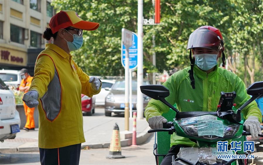 (總書記推動的改革身邊事·文化改革篇)(4)特寫:“生活便利了,環境變美了,人也舒心了” ——感受基層文明實踐站里的惠民服務