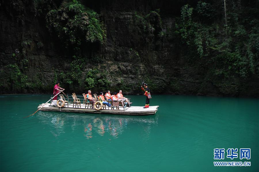 (新華全媒頭條·走向我們的小康生活·圖文互動)(4)大城大鄉(xiāng)的“幸福協(xié)奏曲”——重慶推動高質(zhì)量發(fā)展創(chuàng)造高品質(zhì)生活紀事