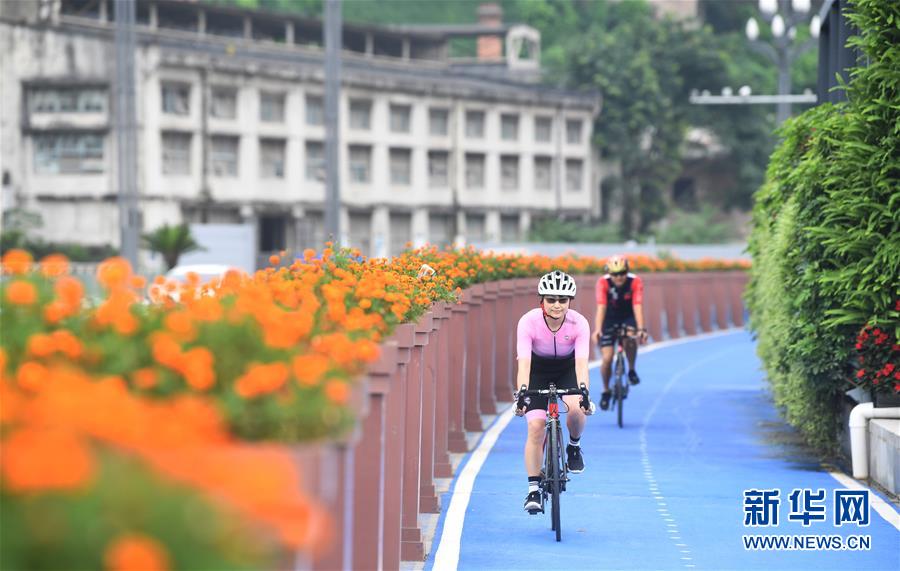 (新華全媒頭條·走向我們的小康生活·圖文互動)(13)大城大鄉(xiāng)的“幸福協(xié)奏曲”——重慶推動高質(zhì)量發(fā)展創(chuàng)造高品質(zhì)生活紀事