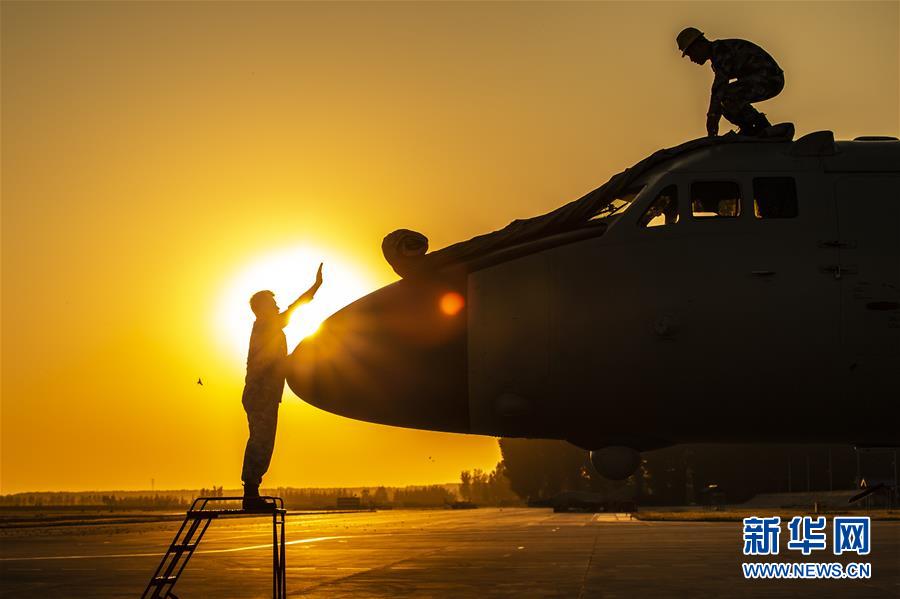 （在習近平強軍思想指引下&middot;我們在戰位報告&middot;圖文互動）（5）雷霆&ldquo;戰神&rdquo;向戰而飛&mdash;&mdash;空軍航空兵某師牢記囑托備戰打仗記事