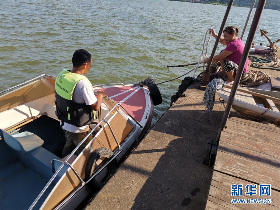 （總書記推動的改革身邊事&middot;生態文明改革篇&middot;圖文互動）（1）特寫：從&ldquo;捕魚人&rdquo;到&ldquo;護魚人&rdquo;&mdash;&mdash;長江漁民上岸后的新生活