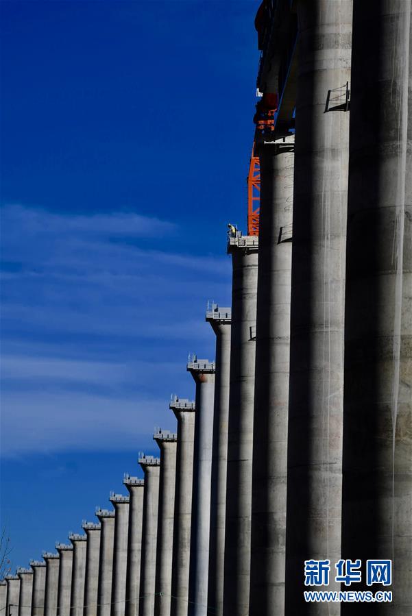 （新華全媒頭條&middot;圖文互動(dòng)）（11）闊步走在新時(shí)代康莊大道上&mdash;&mdash;以習(xí)近平同志為核心的黨中央關(guān)心西藏工作紀(jì)實(shí)