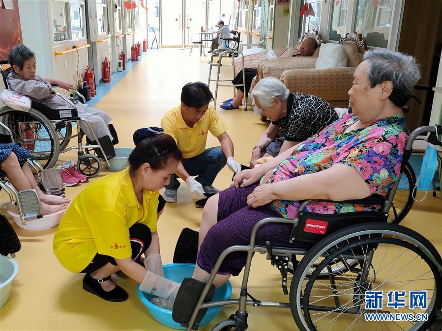 （走向我們的小康生活&middot;圖文互動）（3）北京&ldquo;老有所養&rdquo;的床邊、身邊、周邊事