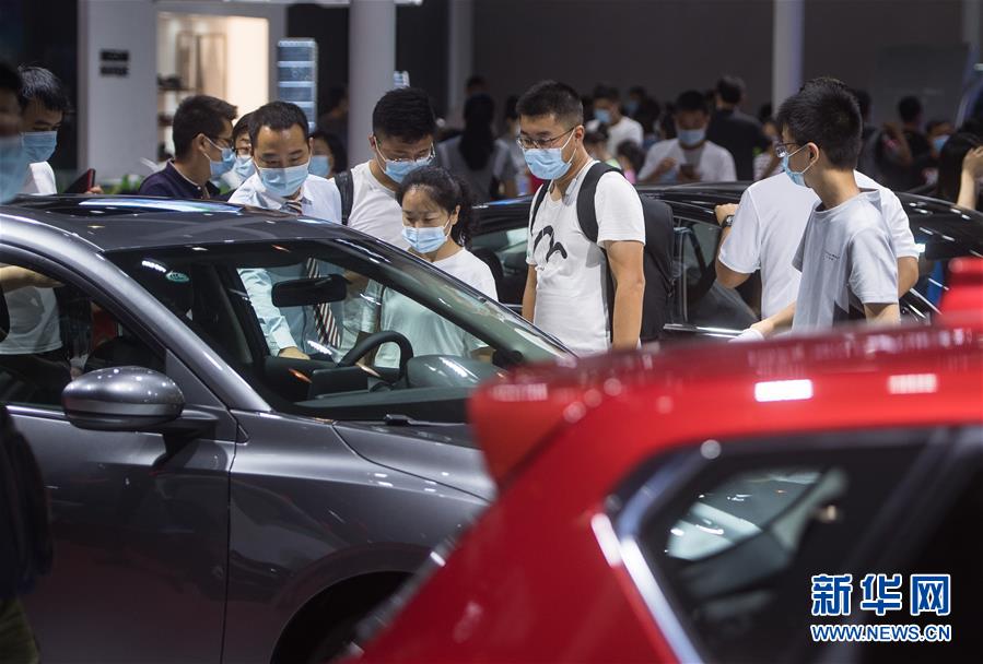 (在習近平新時代中國特色社會主義思想指引下——新時代新作為新篇章·習近平總書記關切事·圖文互動)(2)消費回暖市聲新——內需動力不斷釋放的市場觀察