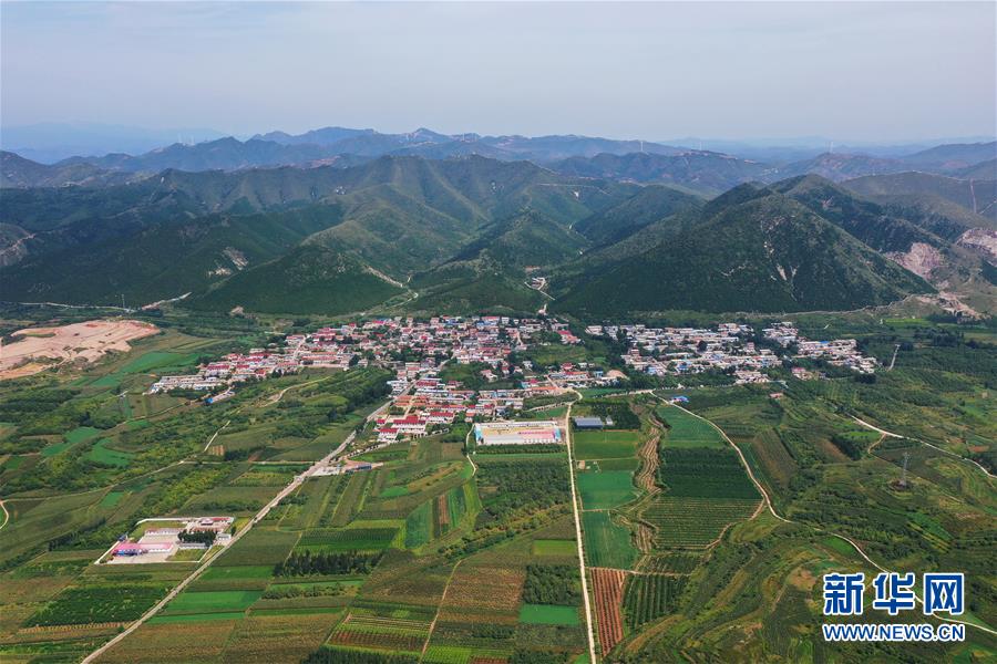 （新華全媒頭條&middot;走向我們的小康生活&middot;圖文互動）（13）長城腳下，小康村串成&ldquo;珍珠鏈&rdquo;