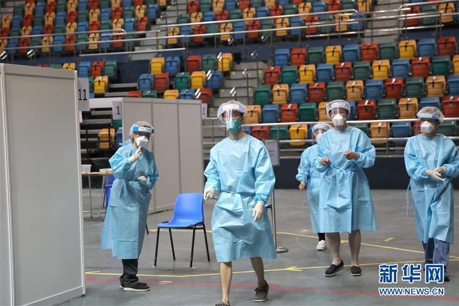 （圖文互動）（2）&ldquo;身為醫(yī)護人員一分子，應(yīng)該出來幫忙&rdquo;&mdash;&mdash;參與新冠病毒社區(qū)檢測的香港醫(yī)護人員速寫