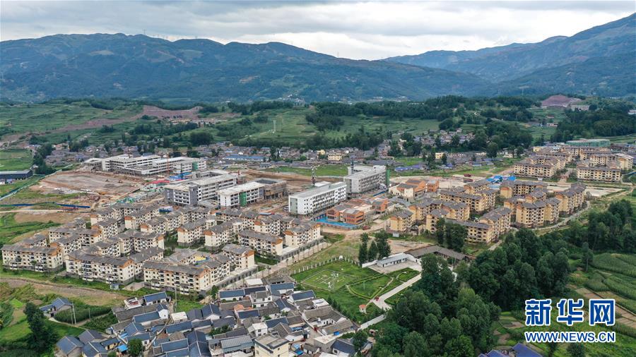 (新華全媒頭條·決戰決勝脫貧攻堅·督戰未摘帽貧困縣·圖文互動)(7)苦蕎花開大涼山——四川7個未摘帽縣脫貧攻堅一線觀察