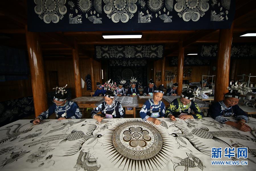 #（決戰決勝脫貧攻堅&middot;圖文互動）（5）一個小鎮&ldquo;撬動&rdquo;整縣脫貧&mdash;&mdash;社會扶貧的貴州丹寨樣板