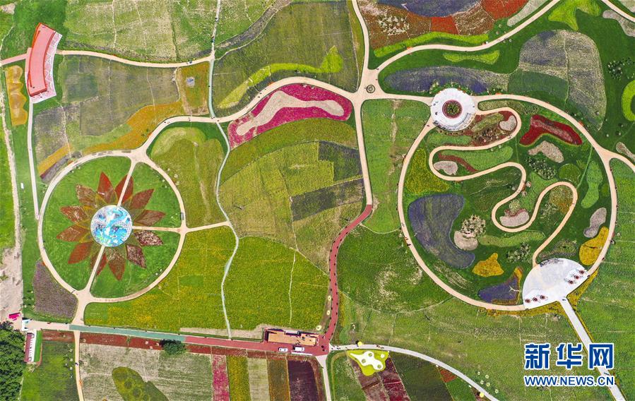 （新華全媒頭條&middot;走向我們的小康生活&middot;圖文互動）（2）黑土地上是我家&mdash;&mdash;在吉林，一瞥中國東北鄉(xiāng)村美麗未來