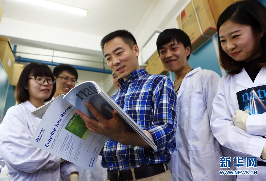 （在習近平新時代中國特色社會主義思想指引下&mdash;&mdash;新時代新作為新篇章&middot;習近平總書記關切事&middot;圖文互動）（4）終不悔為國為民，攀高峰只爭朝夕&mdash;&mdash;來自科學家們的動人故事