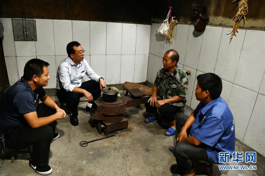 (新華全媒頭條·決戰(zhàn)決勝脫貧攻堅(jiān)·督戰(zhàn)未摘帽貧困縣·圖文互動(dòng))(7)把“最能打的人”放在最需要的地方——聚焦貴州未脫貧縣里的“助攻干部”