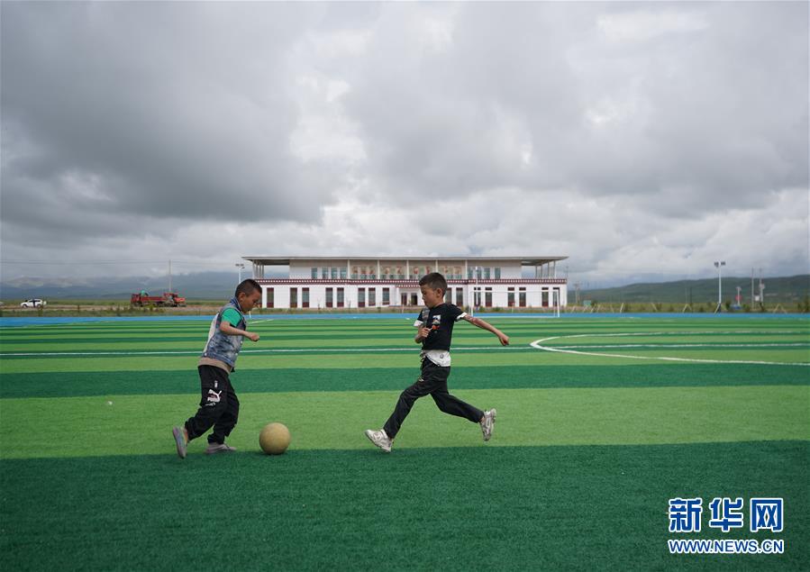 (新華全媒頭條·走向我們的小康生活·決戰決勝脫貧攻堅·圖文互動)(10)高原上綻放的光芒——來自青海攻克深度貧困堡壘的故事