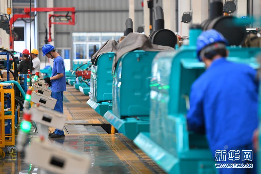 (落實“六穩(wěn)”“六保”企業(yè)見聞·圖文互動)(6)“智慧工廠”引領(lǐng)“生產(chǎn)節(jié)拍”——走進山河智能一探究竟