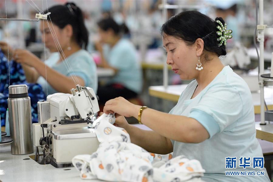 (新華全媒頭條·圖文互動)(9)新天地 新兒女 新奇跡——脫貧攻堅繪就新疆新圖景