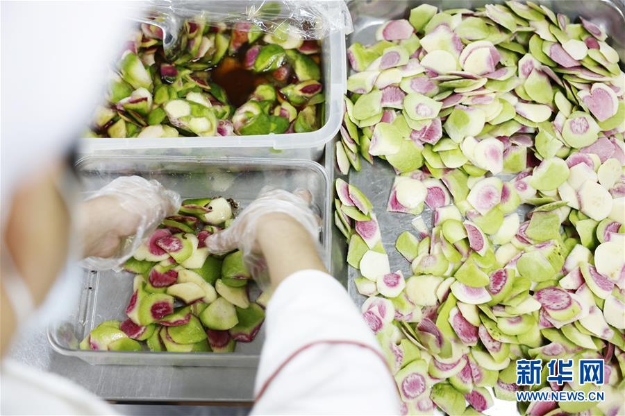 (時政)(10)黨的十九屆五中全會厲行節(jié)約反對餐飲浪費見聞