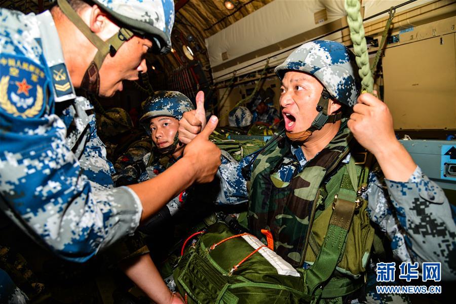 （在習近平強軍思想指引下&middot;我們在戰位報告&middot;圖文互動）（3）朵朵傘花綻放，勝戰精兵天降&mdash;&mdash;空降兵部隊某旅教導員余海龍帶領官兵傳承黃繼光精神記事