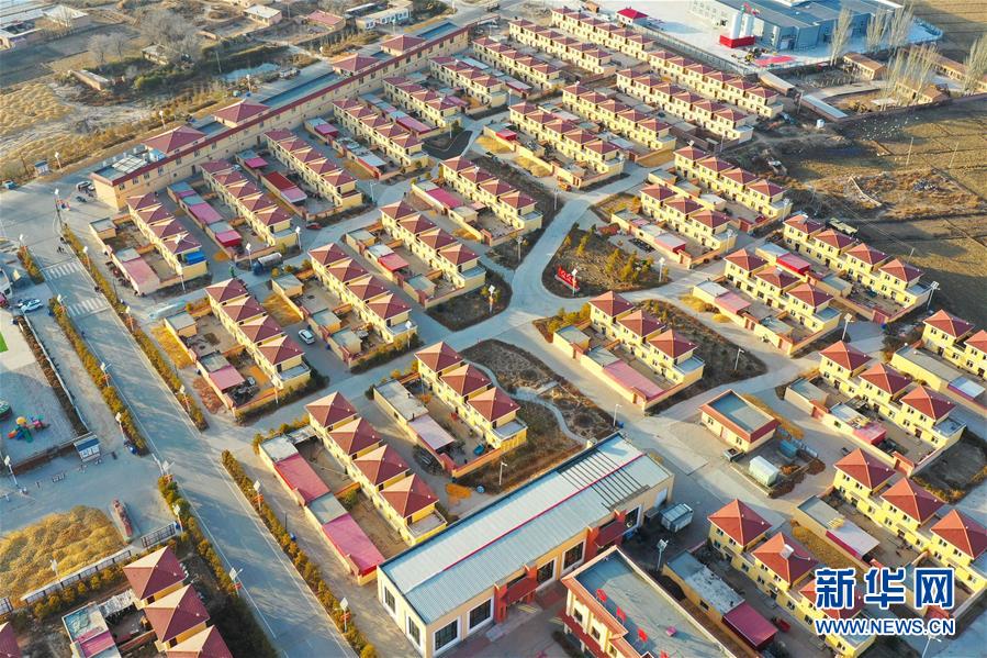 （全面建成小康社會(huì)&ldquo;百城千縣萬(wàn)村調(diào)研行&rdquo;&middot;圖文互動(dòng)）（3）&ldquo;麻煩村&rdquo;變形記&mdash;&mdash;內(nèi)蒙古白青堯村的多彩生活