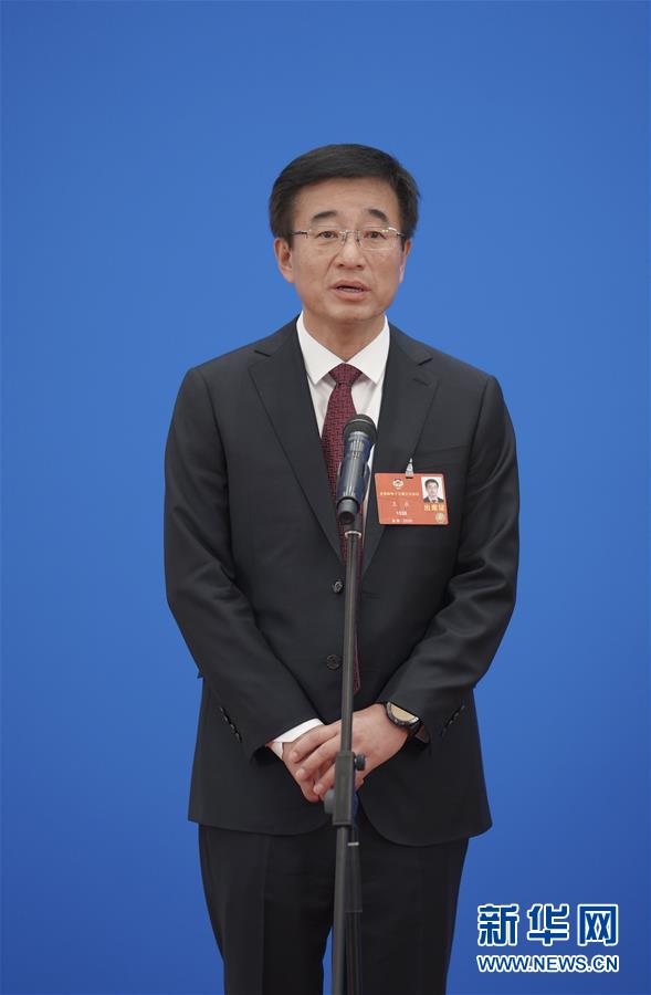 （兩會(huì)&middot;政協(xié)開幕）（1）接受采訪