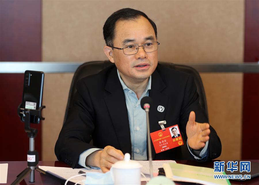 （兩會&middot;熱點(diǎn)畫報(bào)）（4）代表委員建言統(tǒng)籌做好經(jīng)濟(jì)社會發(fā)展工作