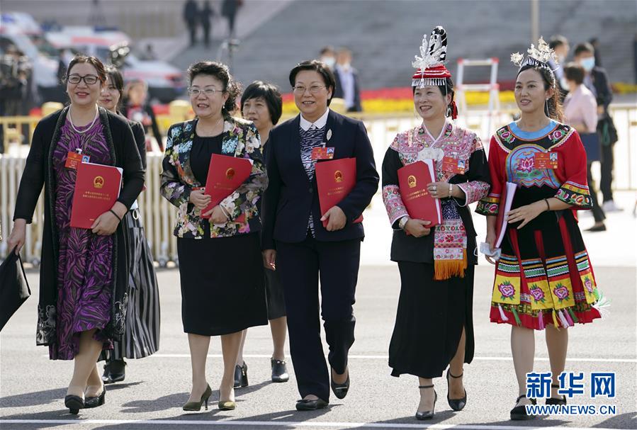 （兩會&middot;XHDW）（27）十三屆全國人大三次會議舉行閉幕會