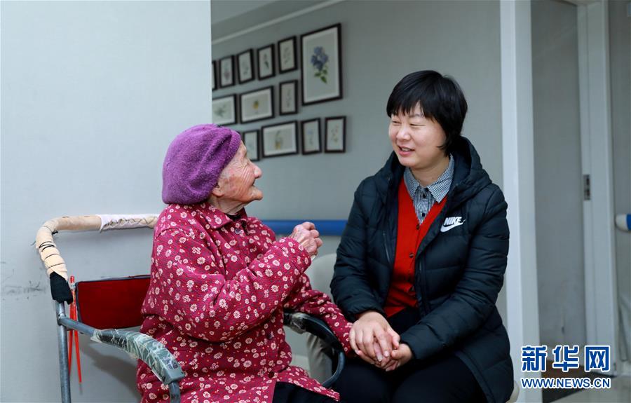 （新時代優秀縣委書記風采&middot;圖文互動）（1）吳海燕：向百姓交一份無悔的答卷