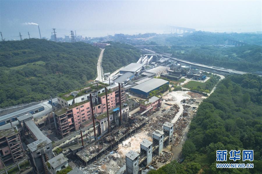 (新華全媒頭條·圖文互動(dòng))(6)潮起東方萬(wàn)象新——以習(xí)近平同志為核心的黨中央團(tuán)結(jié)帶領(lǐng)全黨全軍全國(guó)各族人民貫徹落實(shí)黨的十九大精神紀(jì)實(shí)