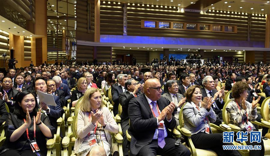 (新華全媒頭條·圖文互動(dòng))(12)潮起東方萬(wàn)象新——以習(xí)近平同志為核心的黨中央團(tuán)結(jié)帶領(lǐng)全黨全軍全國(guó)各族人民貫徹落實(shí)黨的十九大精神紀(jì)實(shí)