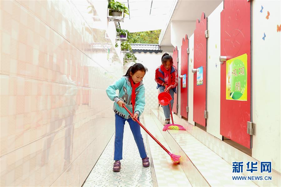 (新華全媒頭條·圖文互動)(7)上下同心再出發(fā)——習近平總書記同出席2019年全國兩會人大代表、政協(xié)委員共商國是紀實