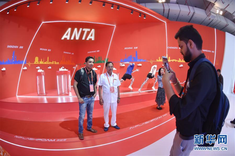 (新華全媒頭條·圖文互動)(9)上下同心再出發(fā)——習近平總書記同出席2019年全國兩會人大代表、政協(xié)委員共商國是紀實