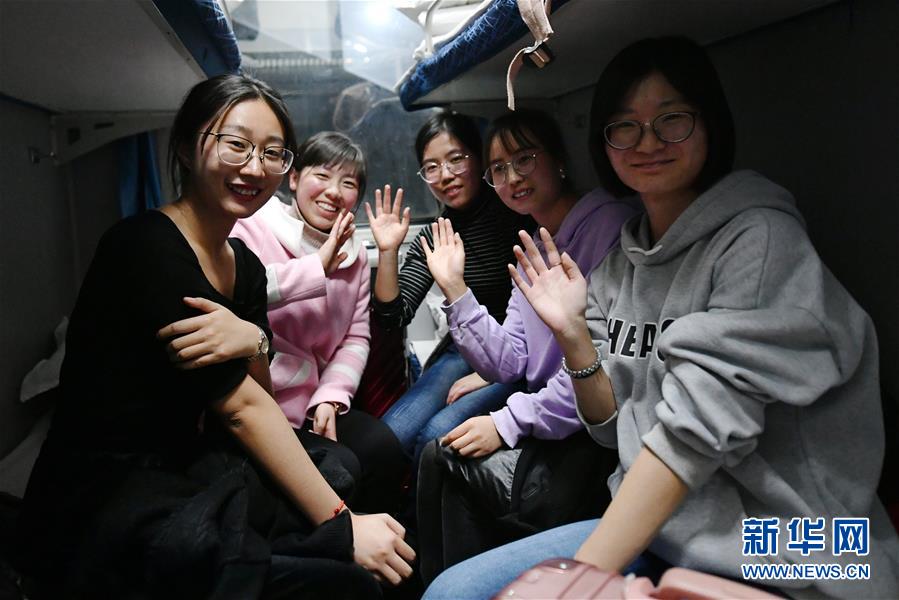 (新華全媒頭條·圖文互動)(2)凝心鑄師魂 立德育新人——以習近平同志為核心的黨中央關心教師隊伍建設紀實