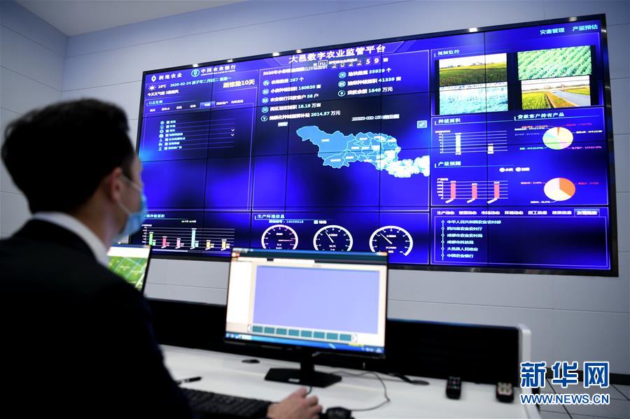 (在習(xí)近平新時(shí)代中國(guó)特色社會(huì)主義思想指引下——新時(shí)代新作為新篇章·習(xí)近平總書記關(guān)切事·圖文互動(dòng))(4)為農(nóng)田注入硬核生產(chǎn)力——一些地方春耕中農(nóng)業(yè)科技創(chuàng)新掃描