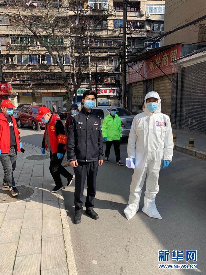 （習近平致敬的戰&ldquo;疫&rdquo;英雄&middot;公安干警篇&middot;圖文互動）（6）他們，抗疫一線鑄警魂