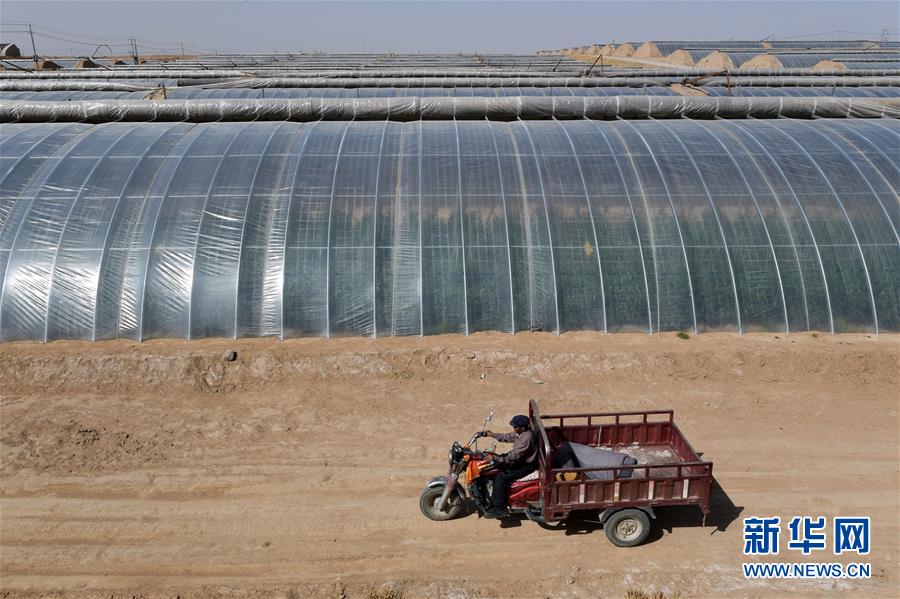 （新華全媒頭條&middot;圖文互動）（14）春天里的5個&ldquo;戰(zhàn)貧&rdquo;瞬間&mdash;&mdash;習(xí)近平總書記關(guān)于脫貧攻堅決策部署指引攻克最后的深貧堡壘