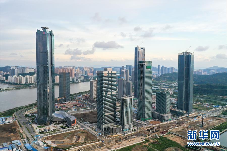 （在習(xí)近平新時(shí)代中國(guó)特色社會(huì)主義思想指引下&mdash;&mdash;新時(shí)代新作為新篇章&middot;習(xí)近平總書(shū)記關(guān)切事&middot;圖文互動(dòng)）（13）我家大門(mén)常打開(kāi)&mdash;&mdash;經(jīng)濟(jì)特區(qū)全方位對(duì)外開(kāi)放故事