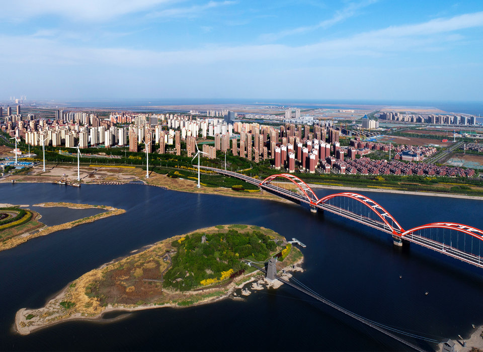 銳意進取,埋頭苦干,向著偉大目標奮力前行