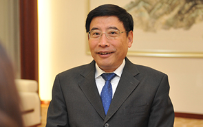 【第二期】苗圩:為中小企業(yè)保駕護(hù)航