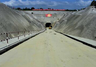 國土開發和保護面臨許多新情況、新矛盾和新挑戰