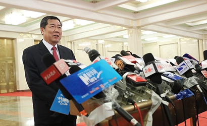 何立峰：2016年實現了穩增長、穩就業