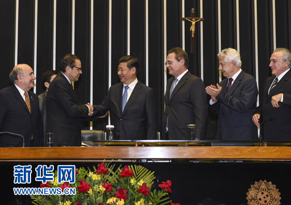 7月16日，國家主席習近平在巴西國會發表《弘揚傳統友好共譜合作新篇》的演講。 新華社記者 李學仁 攝 