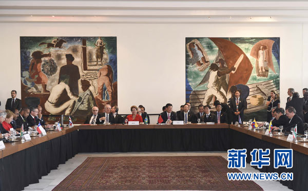 當地時間7月17日,國家主席習近平出席在巴西利亞舉行的中國-拉美和加勒比國家領導人會晤。 新華社記者 李學仁 攝 當地時間7月17日,國家主席習近平出席在巴西利亞舉行的中國-拉美和加勒比國家領導人會晤。 新華社記者 李學仁 攝