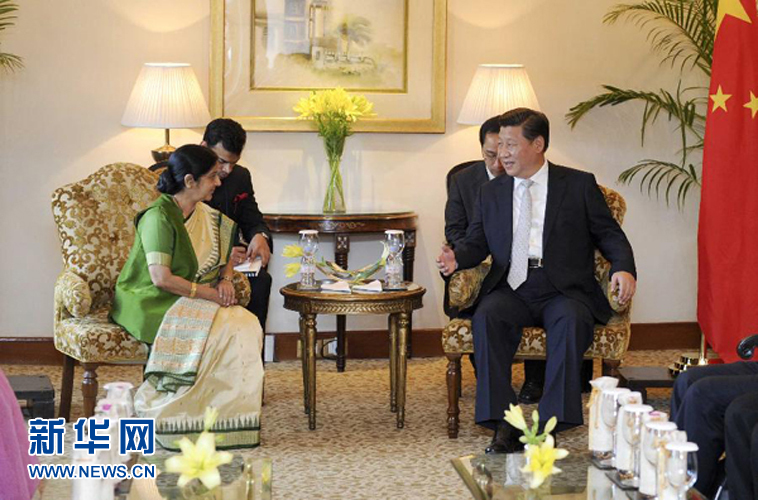 9月18日,國家主席習近平在新德里會見印度外長斯瓦拉杰。新華社記者 張鐸 攝 9月18日,國家主席習近平在新德里會見印度外長斯瓦拉杰。新華社記者 張鐸 攝