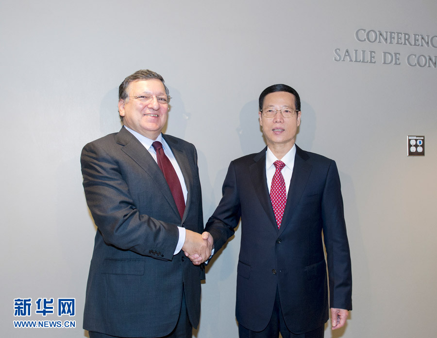 9月23日,正在紐約出席聯(lián)合國氣候峰會的國家主席習(xí)近平特使、國務(wù)院副總理張高麗在紐約聯(lián)合國總部會見歐盟委員會主席巴羅佐。新華社記者王曄攝 9月23日,正在紐約出席聯(lián)合國氣候峰會的國家主席習(xí)近平特使、國務(wù)院副總理張高麗在紐約聯(lián)合國總部會見歐盟委員會主席巴羅佐。新華社記者王曄攝