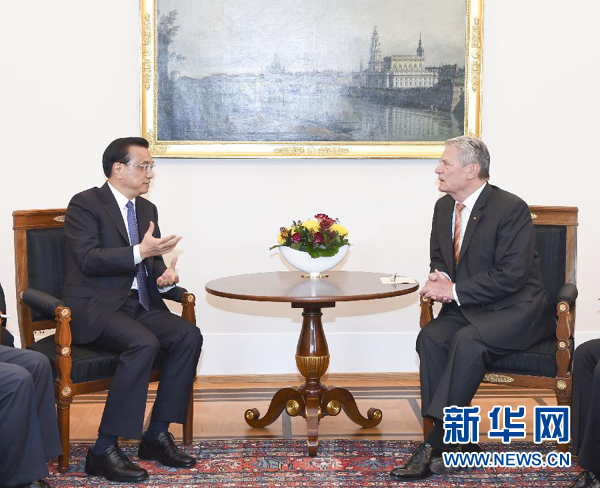 10月10日，國(guó)務(wù)院總理李克強(qiáng)在柏林會(huì)見德國(guó)總統(tǒng)高克。 新華社記者 李學(xué)仁 攝