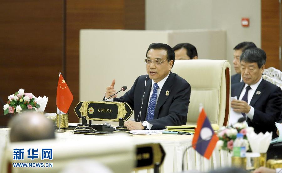 11月13日,中國國務(wù)院總理李克強在緬甸內(nèi)比都出席第17次中國-東盟(10+1)領(lǐng)導(dǎo)人會議。這是李克強在會上講話。 新華社記者 鞠鵬 攝 11月13日,中國國務(wù)院總理李克強在緬甸內(nèi)比都出席第17次中國-東盟(10+1)領(lǐng)導(dǎo)人會議。這是李克強在會上講話。 新華社記者 鞠鵬 攝